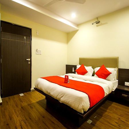 New Rajdhani Hotel Vadodara Kültér fotó