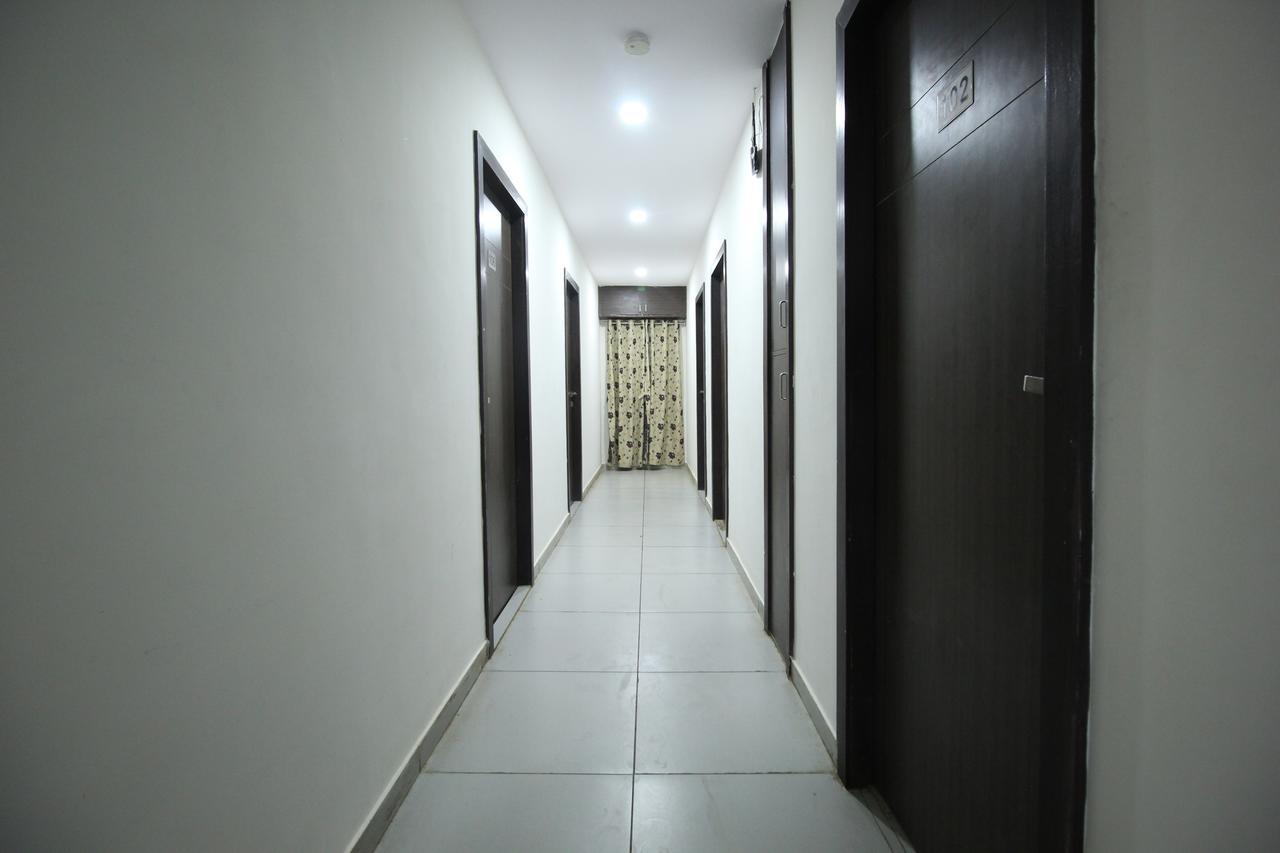 New Rajdhani Hotel Vadodara Kültér fotó
