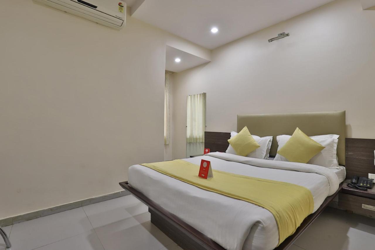 New Rajdhani Hotel Vadodara Kültér fotó