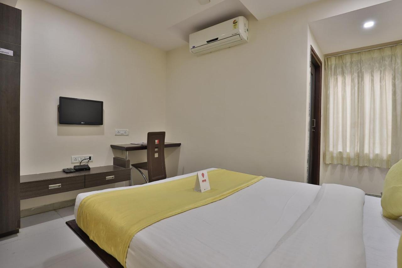 New Rajdhani Hotel Vadodara Kültér fotó